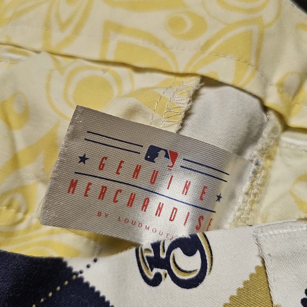 Genuine Merchandise Milwaukee Brewers Shorts - Picture 2 of 3